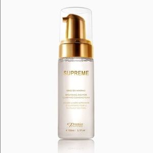 BRIGHTENING AND PORE CLARIFYING CLEANSING FOAM